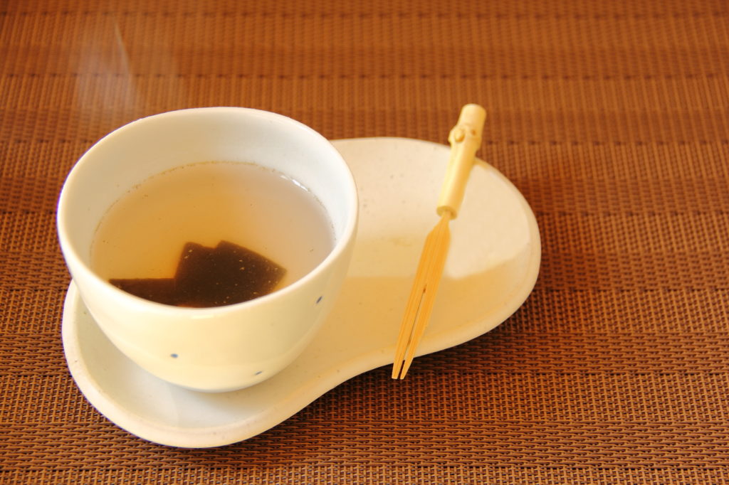 脂肪燃焼に役立つ！　「昆布茶」のダイエット効果と適切な飲み方