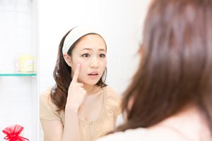 あなたは当てはまってる? 「ニキビができやすい人」の特徴4つ