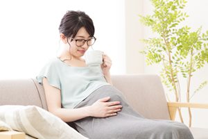妊娠中はシミができやすい&濃くなりやすい! その原因と対策方法