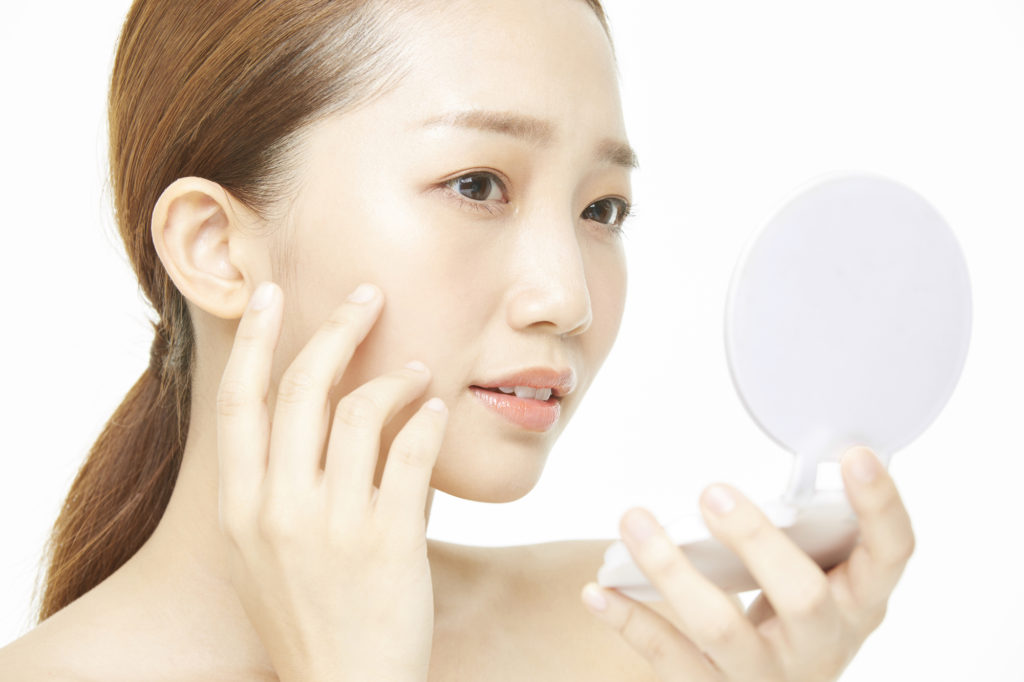 化粧水が浸透しない……「肌のザラつき」を引き起こす原因と予防方法