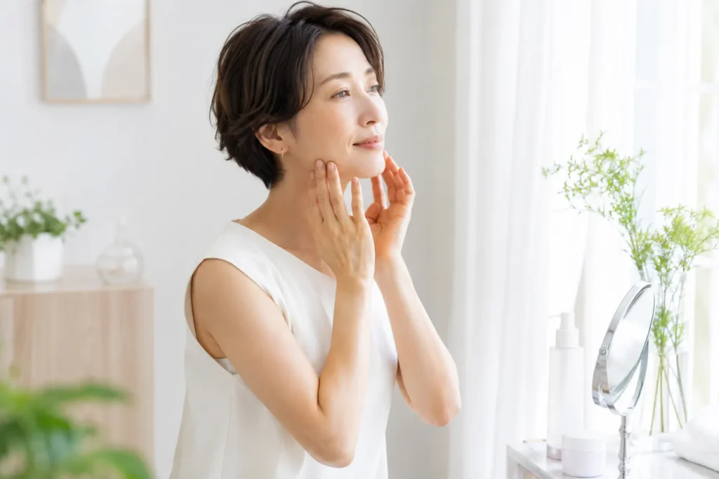 顔のたるみはなぜ起こる？美容皮膚科クリニックが教える原因と改善の考え方